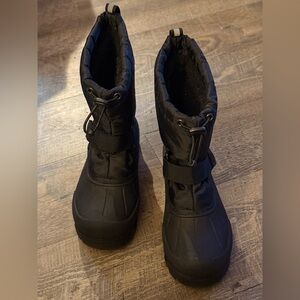 Northside Frosty insulated winter snow boots.  Size 4 girls